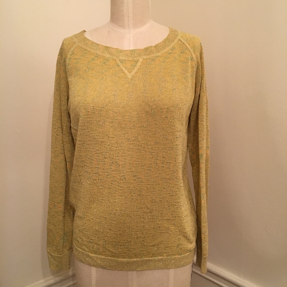 Light yellow sweater